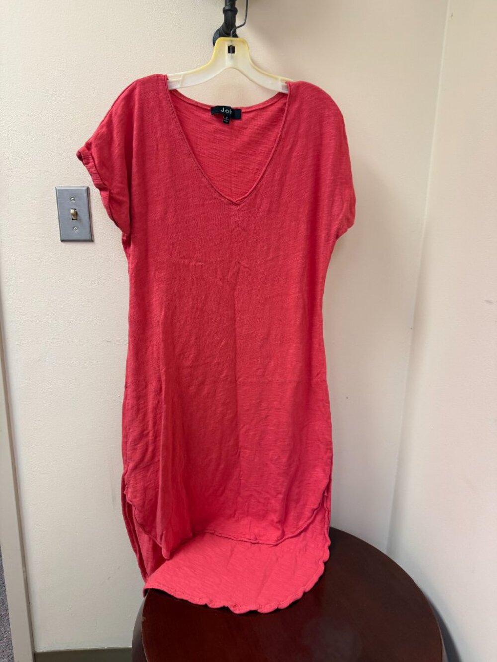 Joh Women's Coral Knit T'Shirt Dress Size Medium V-Neck Short Sleeve